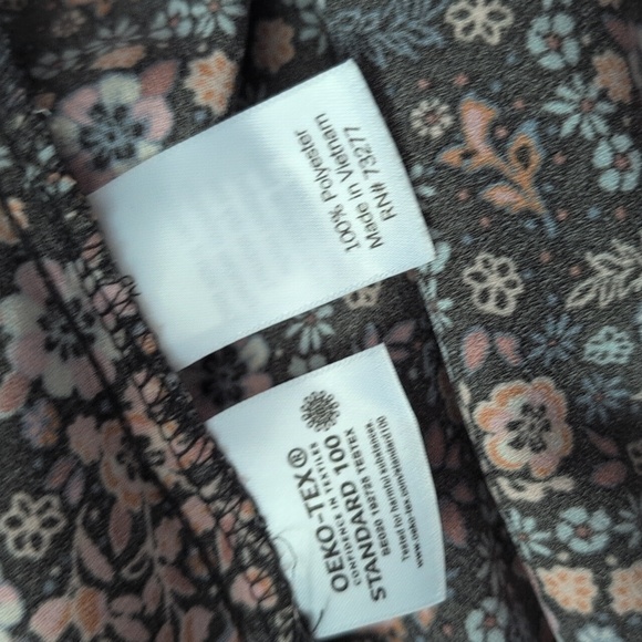 LC Lauren Conrad Women's Pleated Scoop Neck Bow Tie Open Back Floral Top‎ - Picture 7 of 7